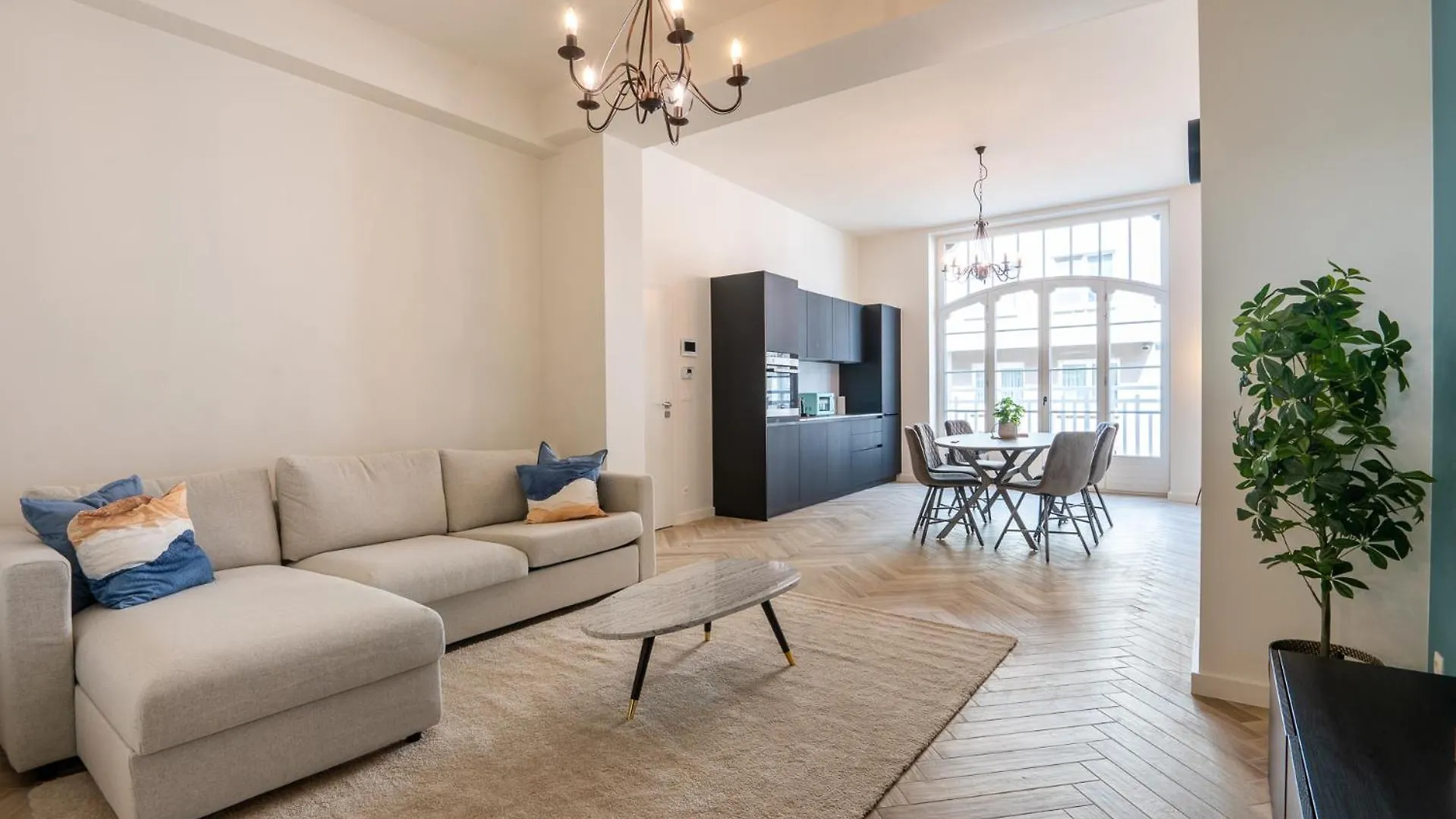 Beautiful Renovated Apartment In An Authentic Building Ostend