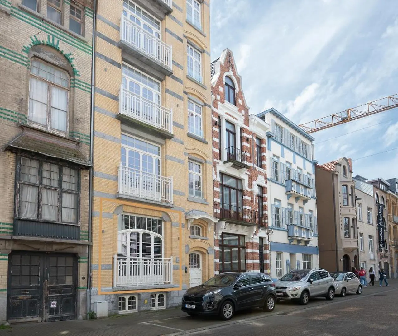 Beautiful Renovated Apartment In An Authentic Building Остенде