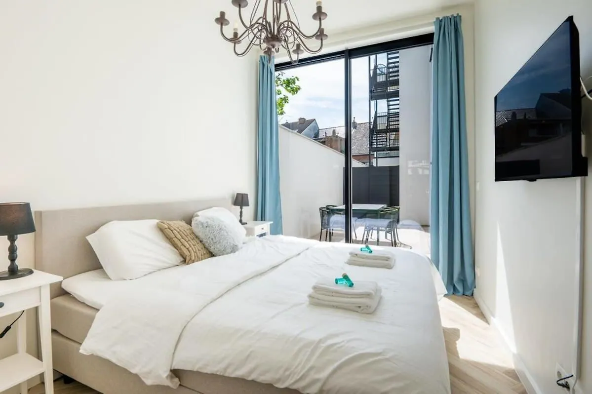 Beautiful Renovated Apartment In An Authentic Building Остенде