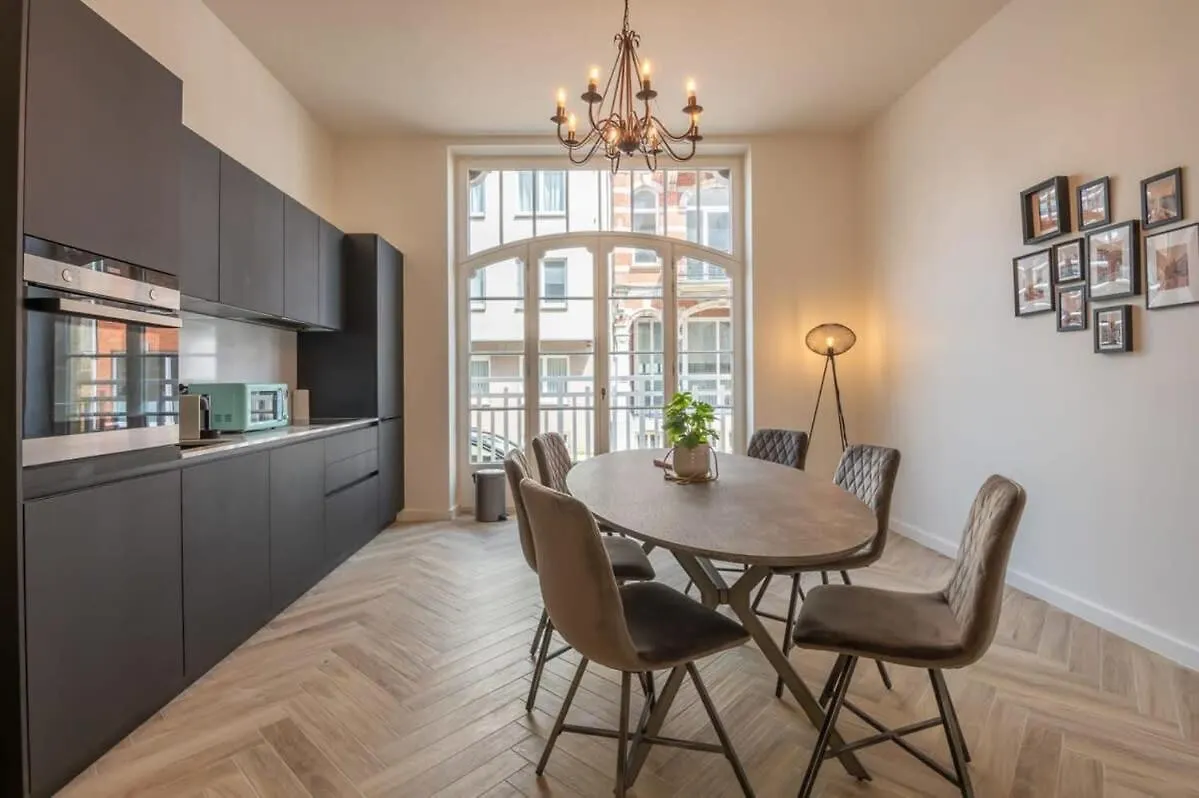 Beautiful Renovated Apartment In An Authentic Building Остенде 0*,